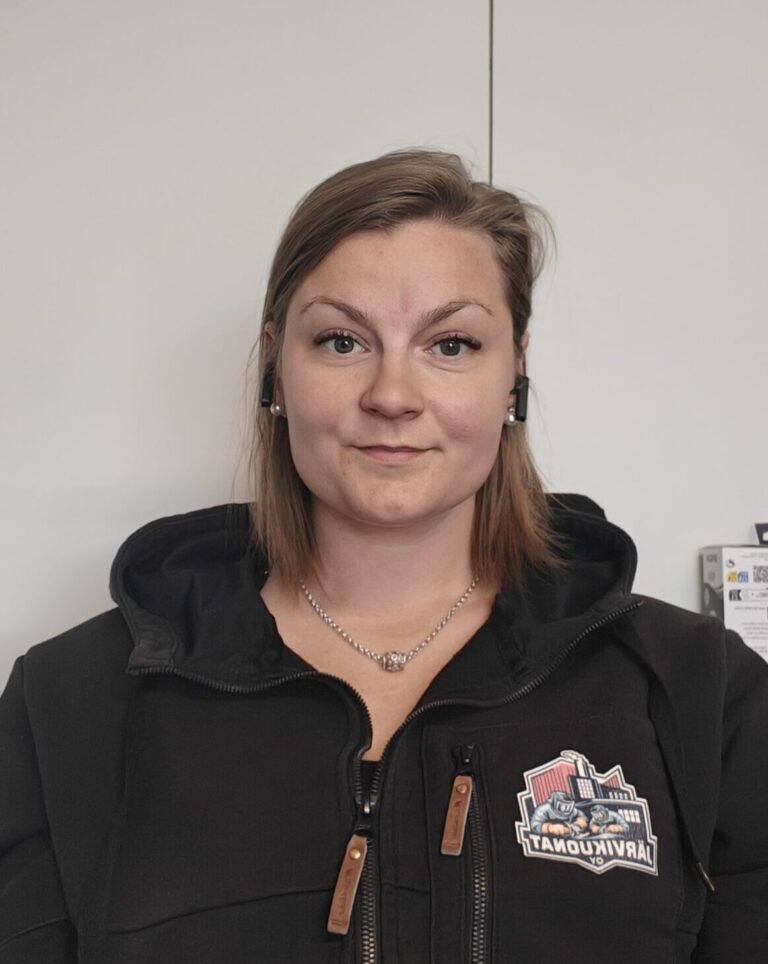 Rosa Tapanainen, Järvikuonat Oy
